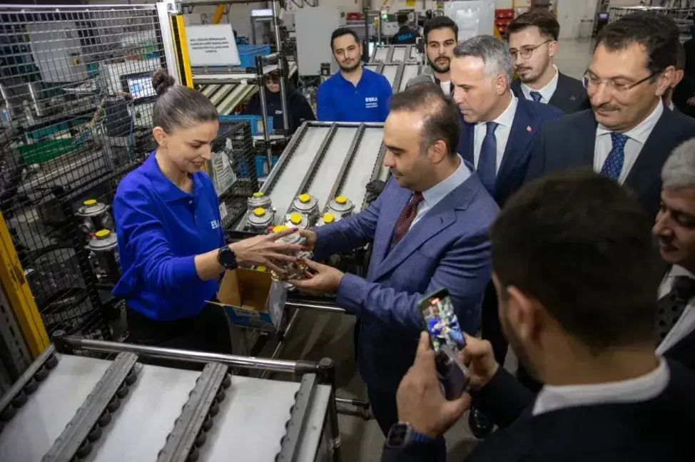 Bakan Kacır, akıllı ultrasonik doğal gaz sayacını inceledi