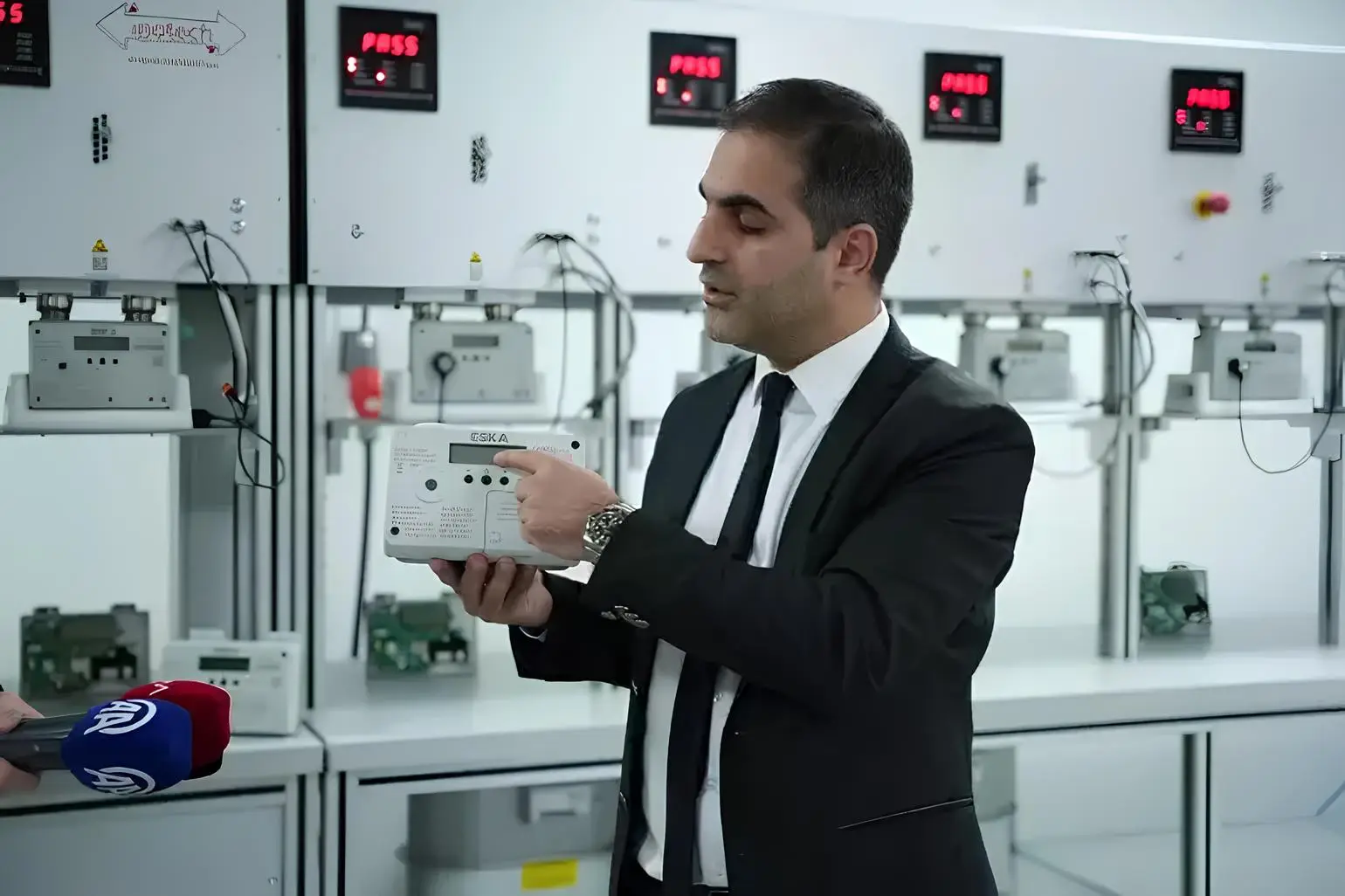 Eska, akıllı doğal gaz sayacını Sanayi ve Teknoloji Bakanı Kacır'a tanıttı