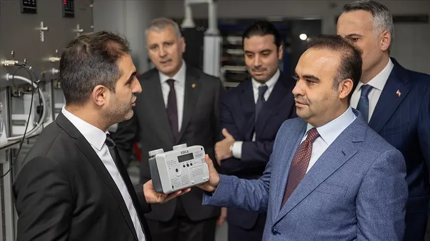 Sanayi Bakan Kacır, akıllı ultrasonik doğal gaz sayacını inceledi